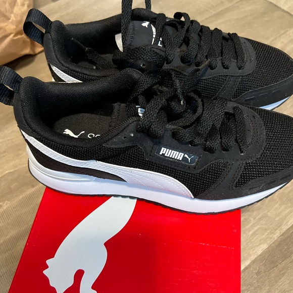 Puma Runners - Picture 7 of 7